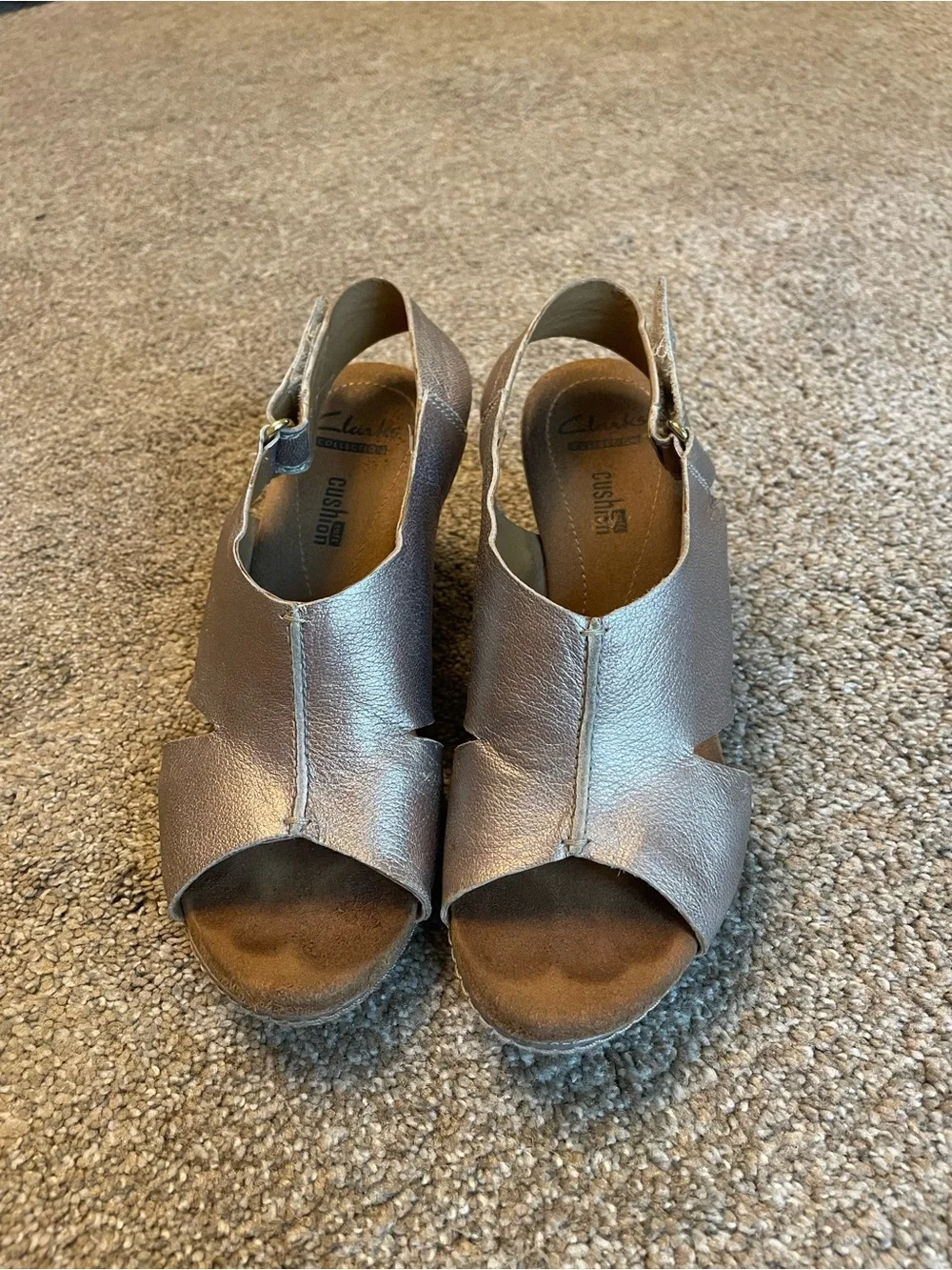 Clark’s Helio Float Wedge Slingback Sandals in Metallic Champagne Pewter Size 6